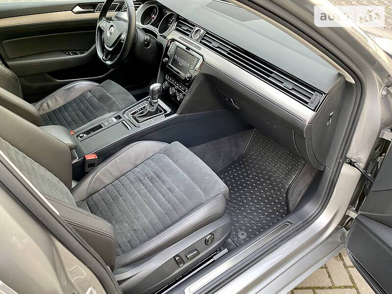 Універсал Volkswagen Passat 2015 в Луцьку