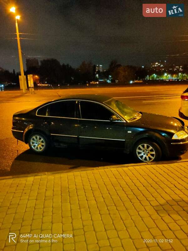 Седан Volkswagen Passat 2004 в Харькове