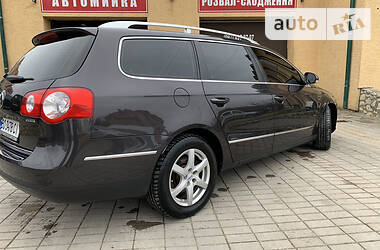 Универсал Volkswagen Passat 2010 в Тернополе