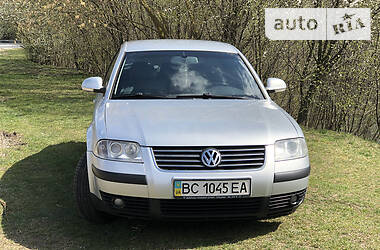 Седан Volkswagen Passat 2004 в Стрые