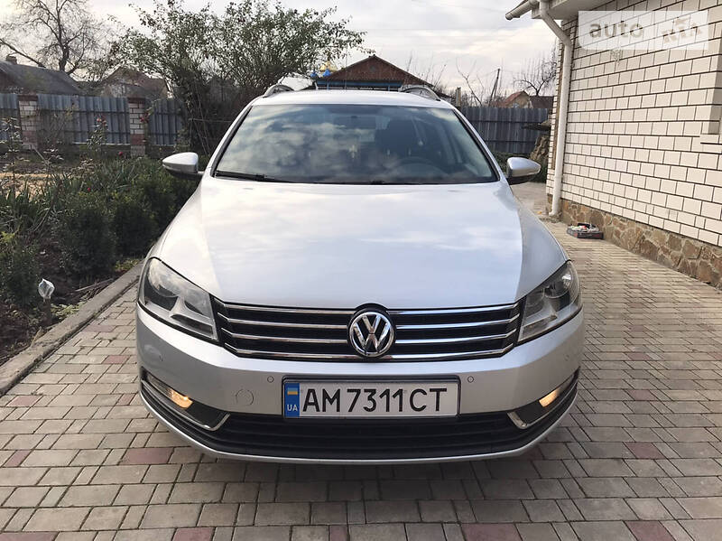 Універсал Volkswagen Passat 2014 в Звягелі