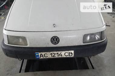 Седан Volkswagen Passat 1990 в Киверцах
