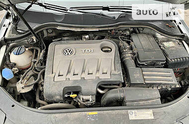 Універсал Volkswagen Passat 2013 в Києві