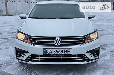 Седан Volkswagen Passat 2016 в Киеве