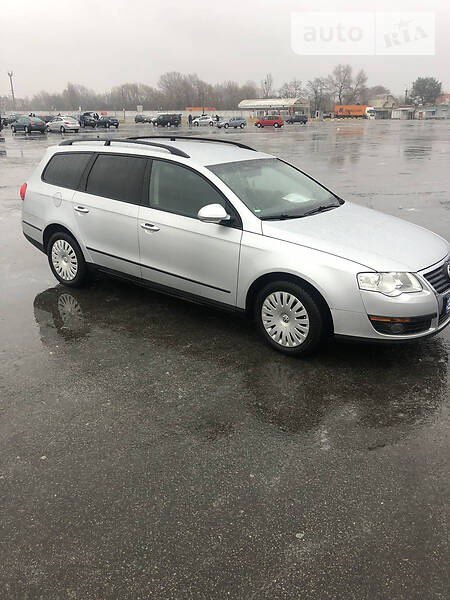 Універсал Volkswagen Passat 2006 в Гайвороні