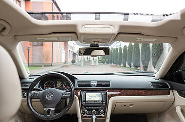 Седан Volkswagen Passat 2012 в Стрые