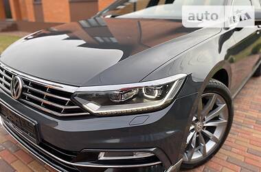 Универсал Volkswagen Passat 2017 в Киеве