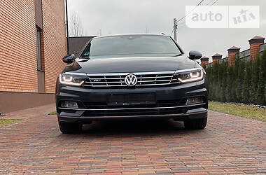 Универсал Volkswagen Passat 2017 в Киеве