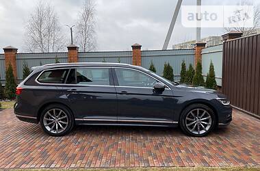 Универсал Volkswagen Passat 2017 в Киеве