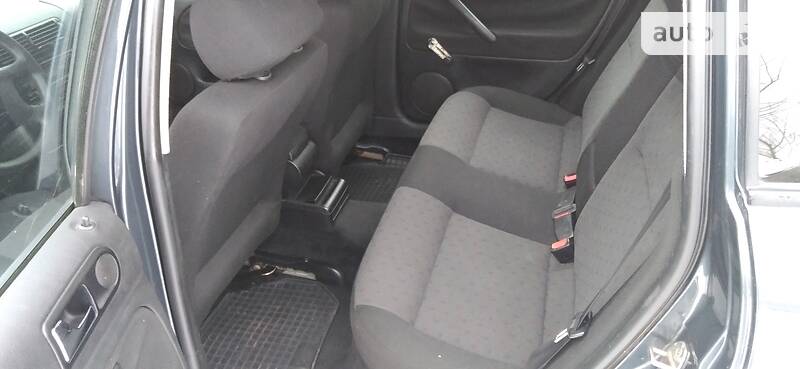 Седан Volkswagen Passat 2000 в Городке