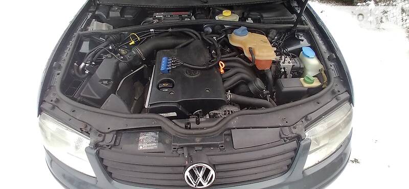 Седан Volkswagen Passat 2000 в Городке