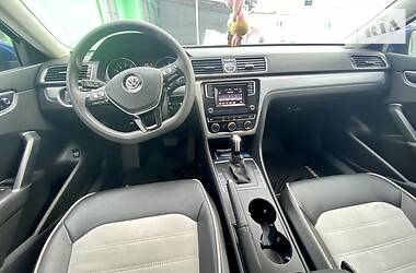 Седан Volkswagen Passat 2015 в Бердичеве