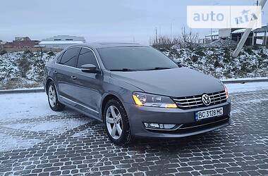 Седан Volkswagen Passat 2015 в Львове