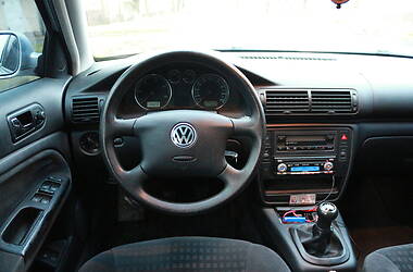 Седан Volkswagen Passat 2002 в Каховці