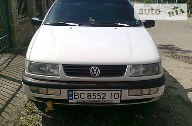 Седан Volkswagen Passat 1994 в Городке