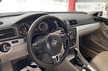 Седан Volkswagen Passat 2012 в Дубні