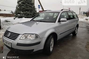 Універсал Volkswagen Passat 2002 в Сарнах