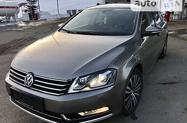 Седан Volkswagen Passat 2012 в Воловце