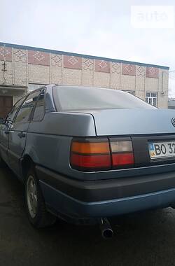 Седан Volkswagen Passat 1990 в Изяславе