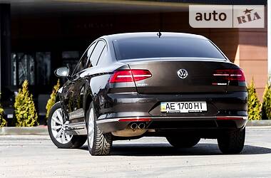 Седан Volkswagen Passat 2017 в Дніпрі