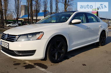 Седан Volkswagen Passat 2011 в Киеве