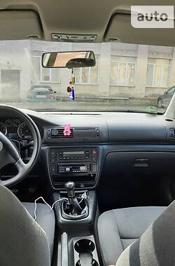 Седан Volkswagen Passat 2004 в 
