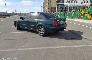 Седан Volkswagen Passat 1998 в Виннице