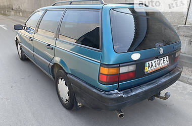 Універсал Volkswagen Passat 1992 в Києві
