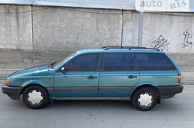 Універсал Volkswagen Passat 1992 в Києві