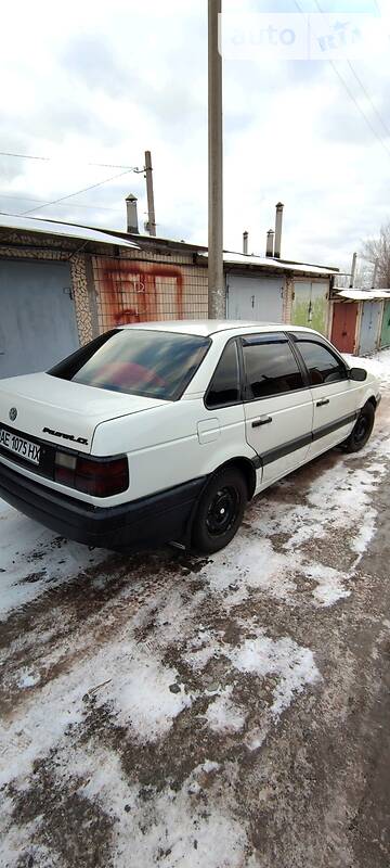 Седан Volkswagen Passat 1989 в Кривому Розі