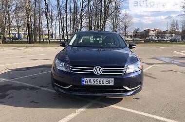 Седан Volkswagen Passat 2013 в Києві