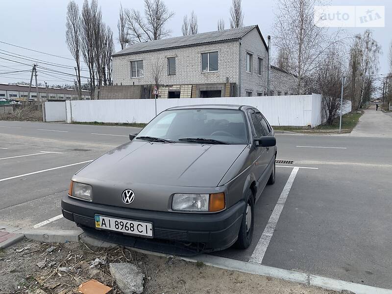 Седан Volkswagen Passat 1989 в Вышгороде