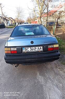 Седан Volkswagen Passat 1990 в Горохові