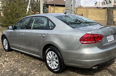 Седан Volkswagen Passat 2013 в Запоріжжі