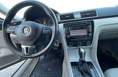 Седан Volkswagen Passat 2012 в Стрые
