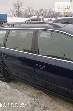 Универсал Volkswagen Passat 2002 в Долине