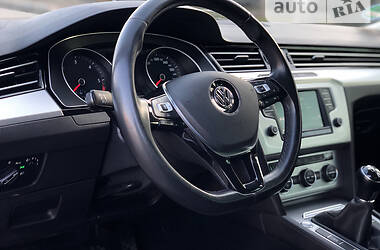 Универсал Volkswagen Passat 2016 в Дубно