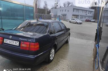 Седан Volkswagen Passat 1994 в Львове