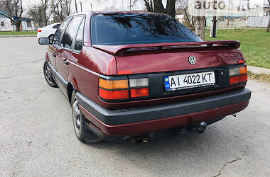 Седан Volkswagen Passat 1993 в Фастове