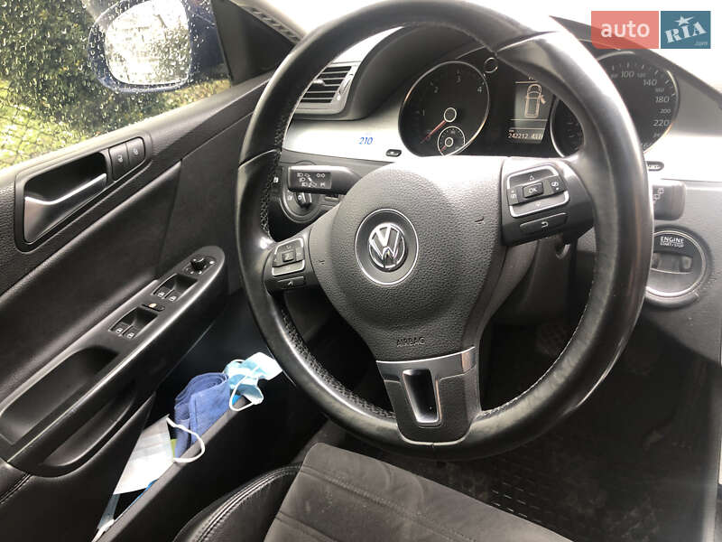 Универсал Volkswagen Passat 2010 в Львове