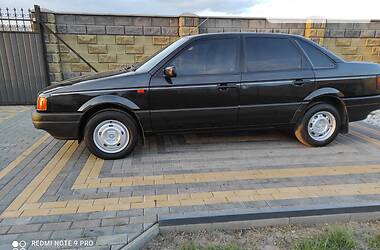 Седан Volkswagen Passat 1992 в Луцке