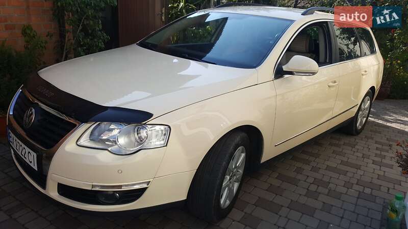 Універсал Volkswagen Passat 2010 в 