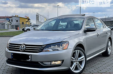 Седан Volkswagen Passat 2012 в Львові