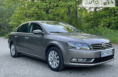 Седан Volkswagen Passat 2011 в Стрые