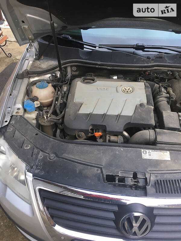 Універсал Volkswagen Passat 2010 в Чернівцях