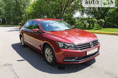 Седан Volkswagen Passat 2016 в Киеве