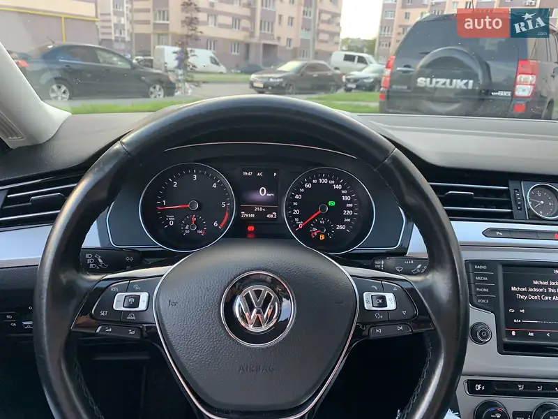 Седан Volkswagen Passat 2014 в 