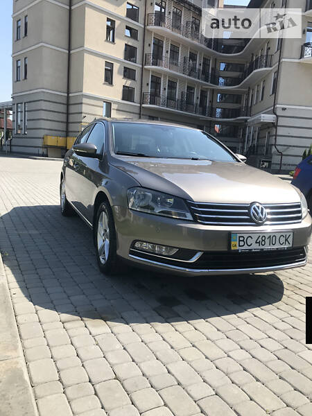 Седан Volkswagen Passat 2011 в Червонограде