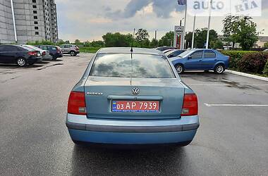 Седан Volkswagen Passat 1999 в Полтаві