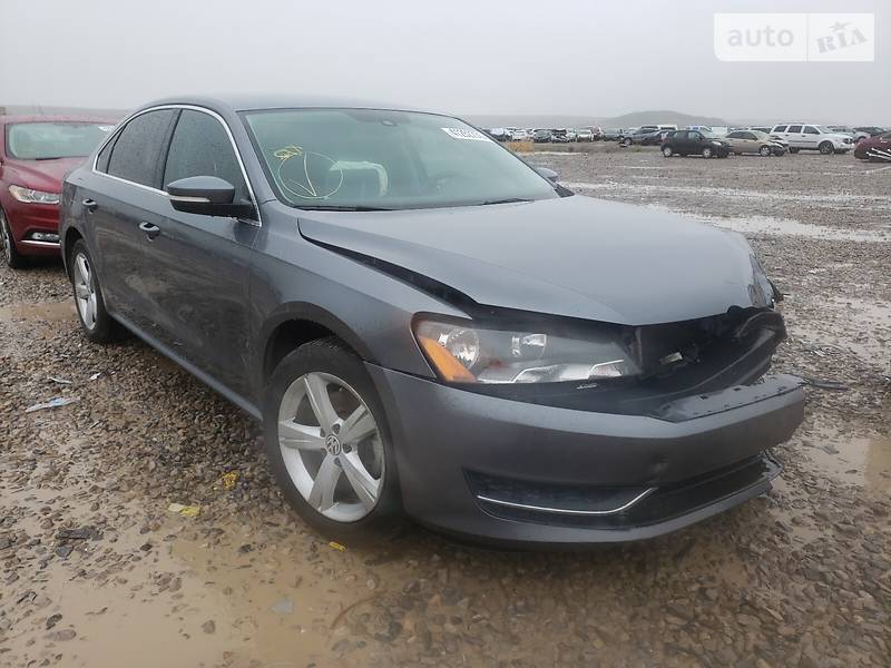 Седан Volkswagen Passat 2014 в Днепре